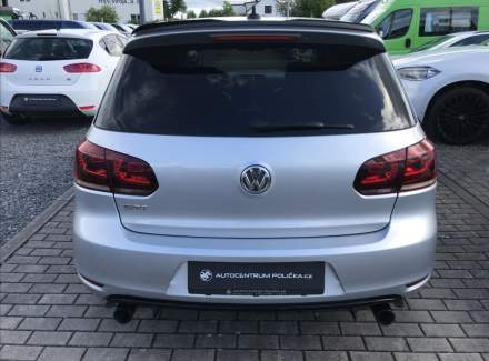 Volkswagen - Golf