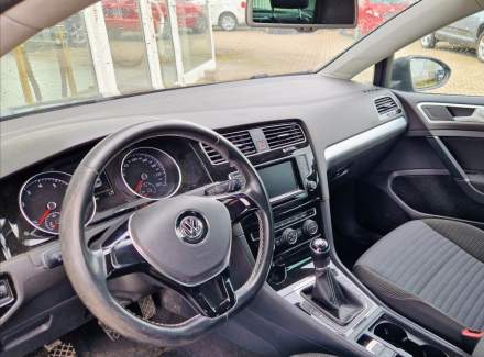 Volkswagen - Golf