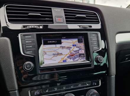 Volkswagen - Golf