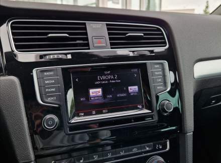 Volkswagen - Golf