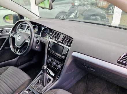 Volkswagen - Golf