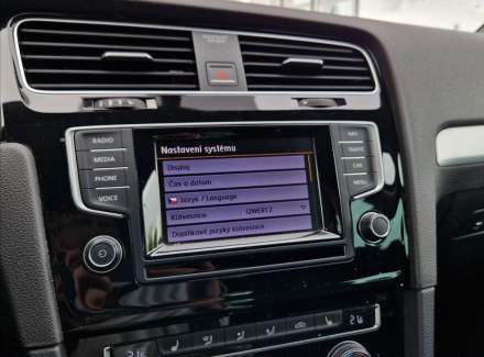 Volkswagen - Golf