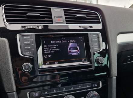 Volkswagen - Golf
