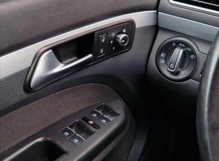 Volkswagen - Touran
