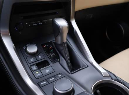 Lexus - NX