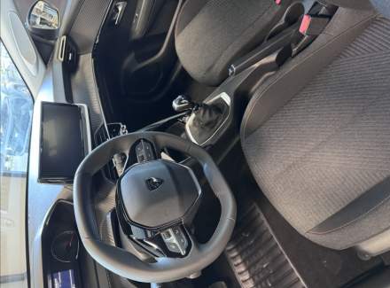 Peugeot - 208