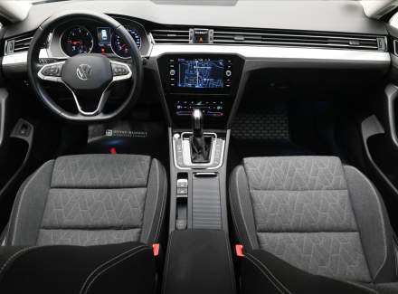 Volkswagen - Passat
