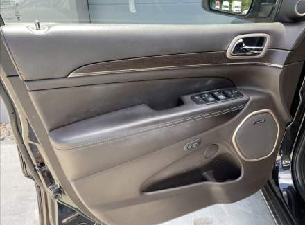 Jeep - Grand Cherokee