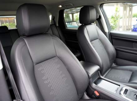 Land Rover - Discovery Sport