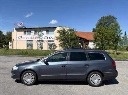 Volkswagen - Passat