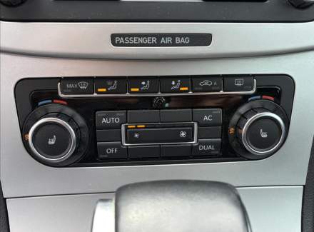 Volkswagen - Passat
