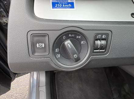 Volkswagen - Passat