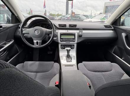 Volkswagen - Passat