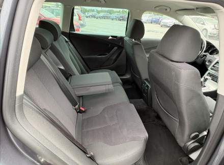 Volkswagen - Passat
