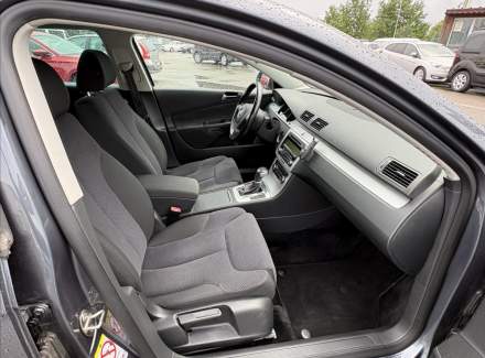 Volkswagen - Passat