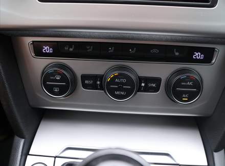 Volkswagen - Passat