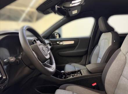 Volvo - XC40