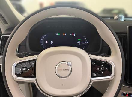Volvo - XC90