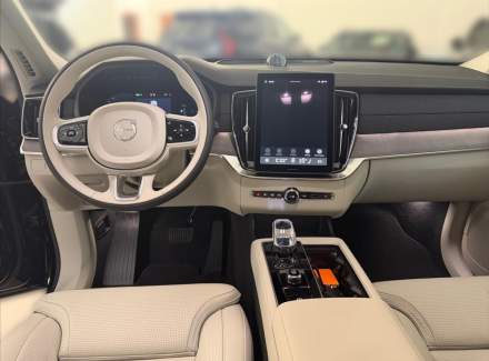 Volvo - XC90