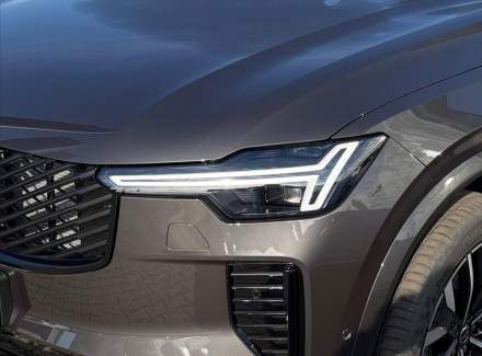 Volvo - XC90