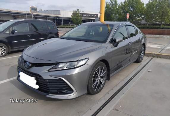 Toyota - Camry