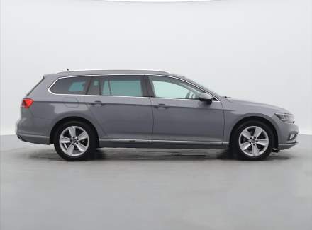 Volkswagen - Passat
