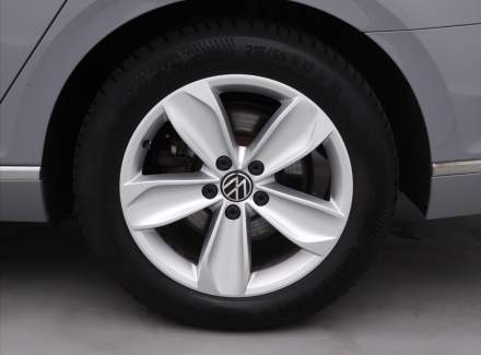 Volkswagen - Passat