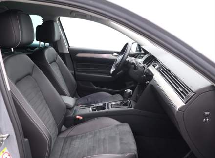 Volkswagen - Passat