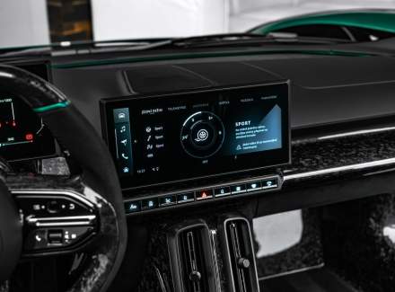 Aston Martin - Valhalla