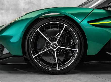 Aston Martin - Valhalla