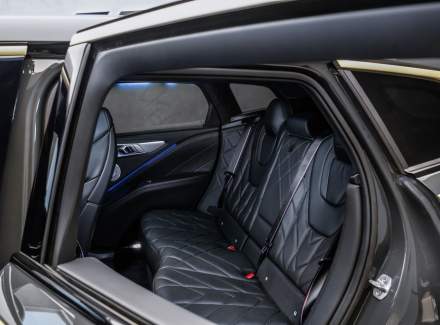 BMW - XM