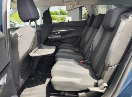 Peugeot - 5008