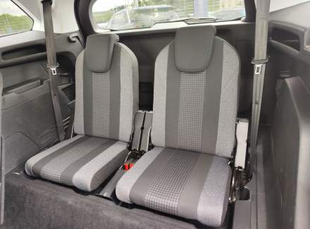 Peugeot - 5008