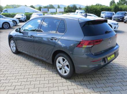 Volkswagen - Golf