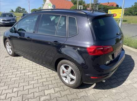 Volkswagen - Golf