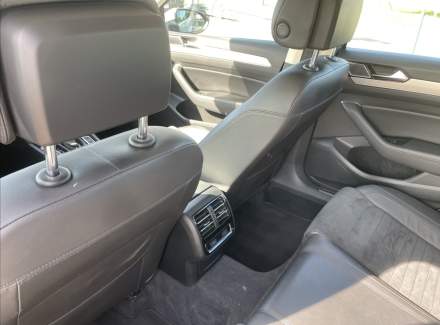 Volkswagen - Passat