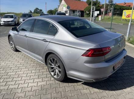 Volkswagen - Passat