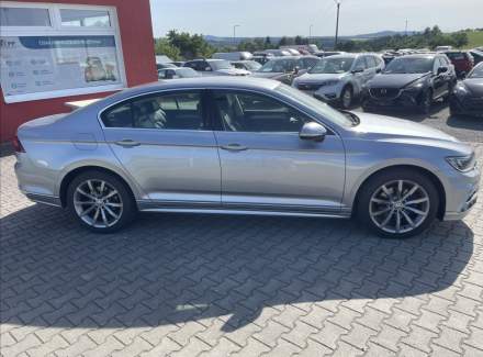 Volkswagen - Passat