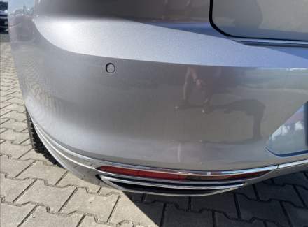 Volkswagen - Passat