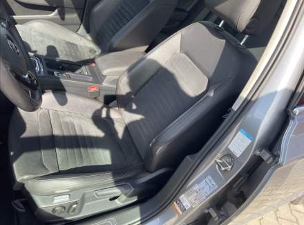 Volkswagen - Passat