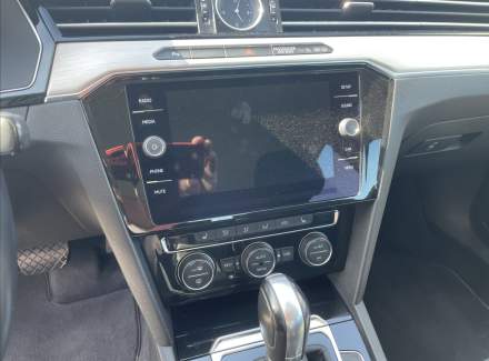 Volkswagen - Passat