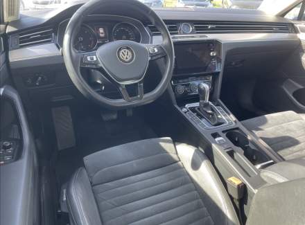 Volkswagen - Passat