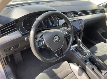 Volkswagen - Passat