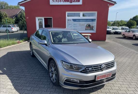 Volkswagen - Passat