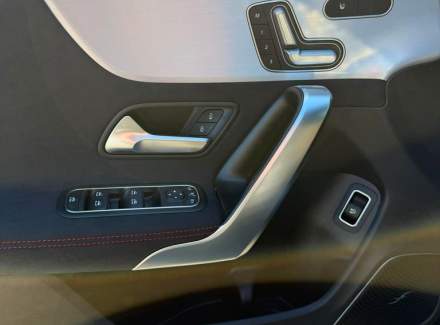 Mercedes-Benz - CLA