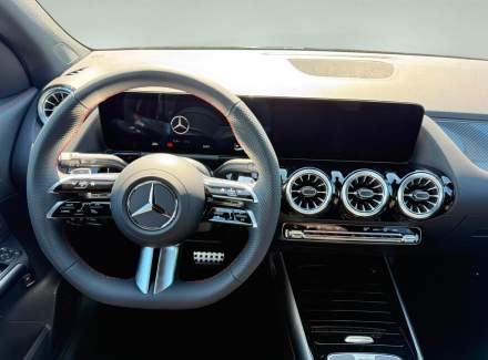 Mercedes-Benz - GLA