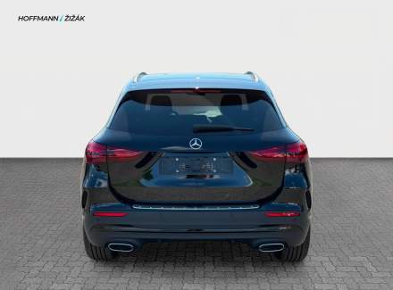 Mercedes-Benz - GLA