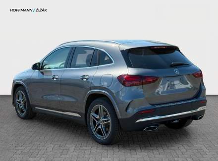 Mercedes-Benz - GLA