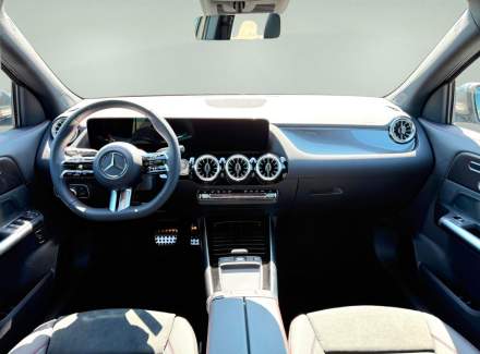 Mercedes-Benz - GLA