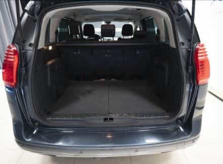 Peugeot - 5008